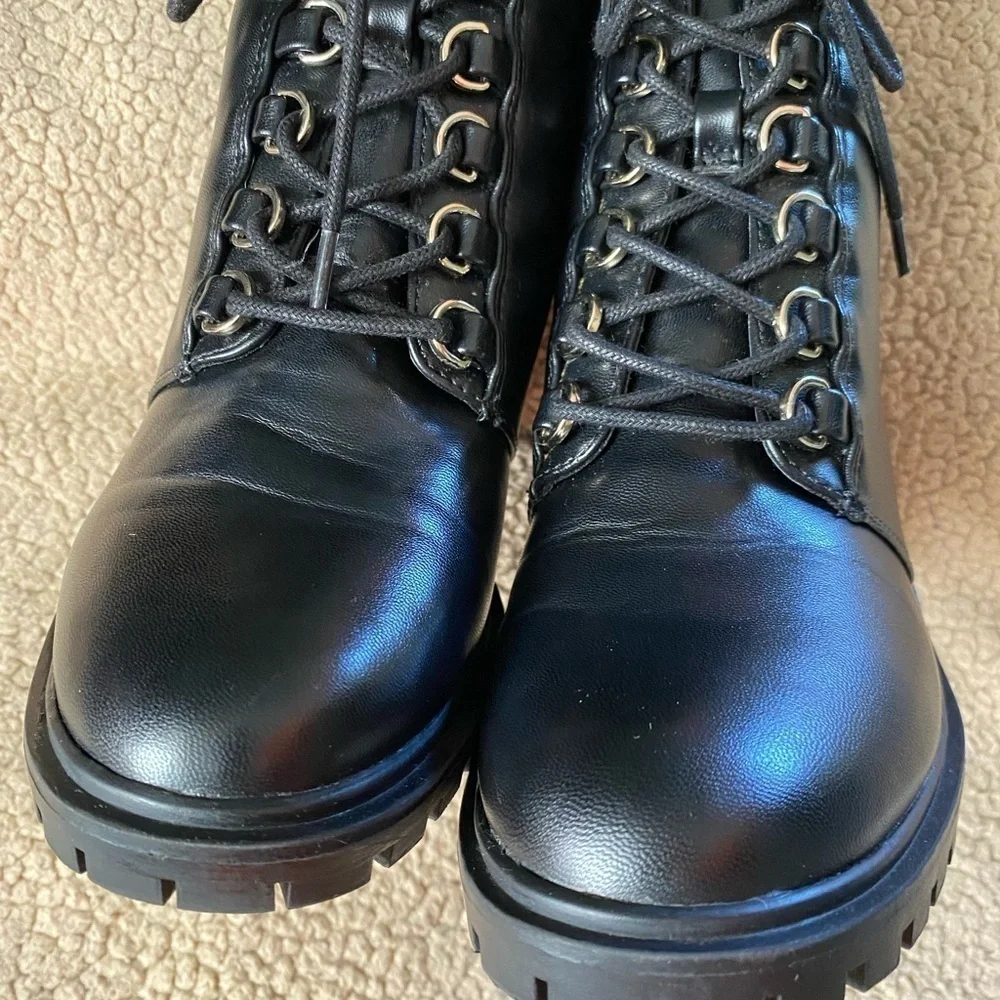 Alfani Ankle Faux Leather Lace Up /Zip Black Boot Size: 8M